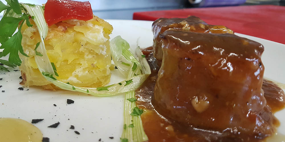 pescados y carnes del restaurante Mare Nostrum de Cartagena